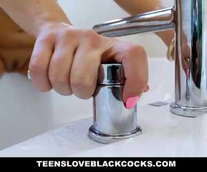 Black Cock And A Bubble Tub | HentaiVideo.tv
